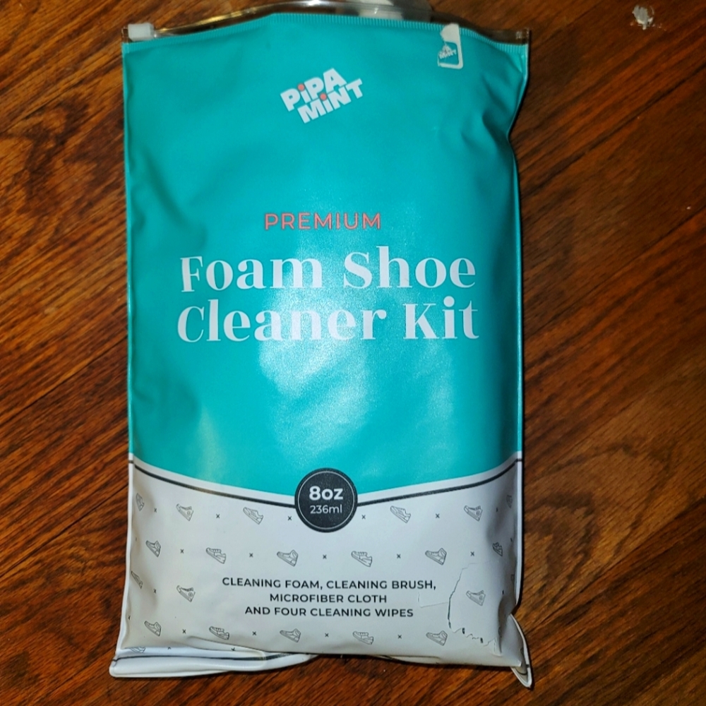 Shoe cleaning kit